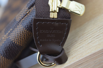 Pre-Owned Louis Vuitton Damier Ebene Pochette Accessoires