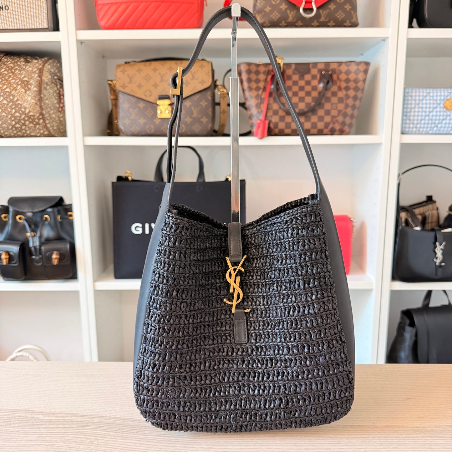 Saint Laurent Small Le 5 A 7 Hobo Bag Nero