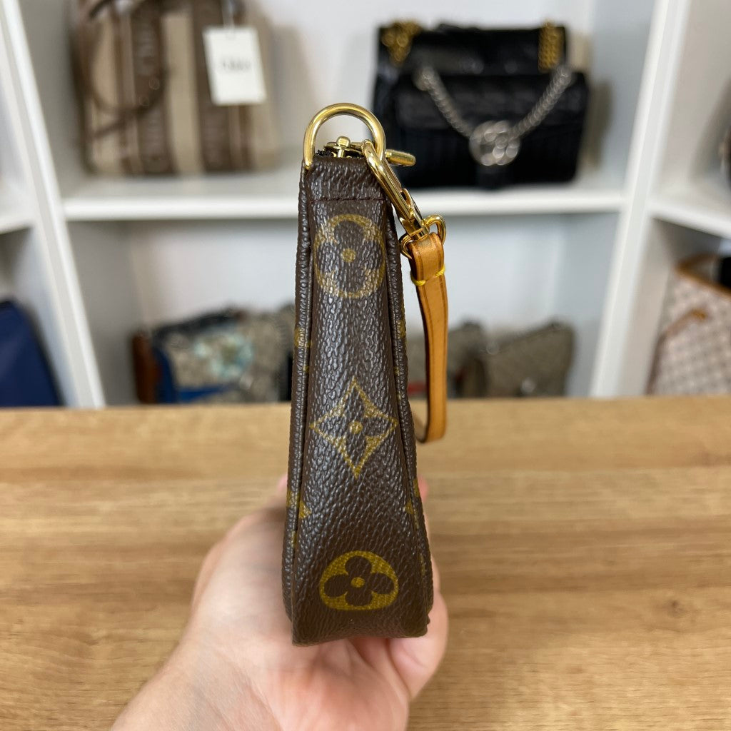 Louis Vuitton Monogram Pochette Accessories