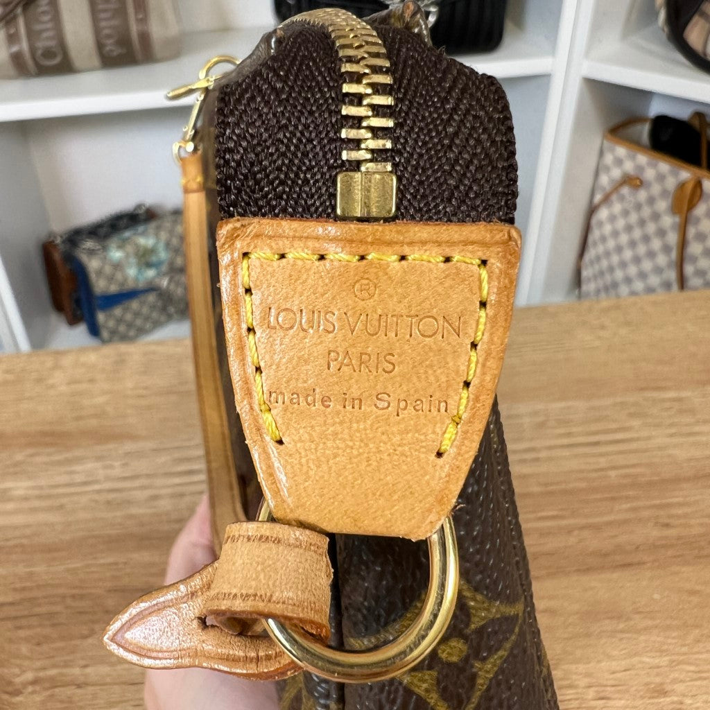 Louis Vuitton Monogram Pochette Accessories
