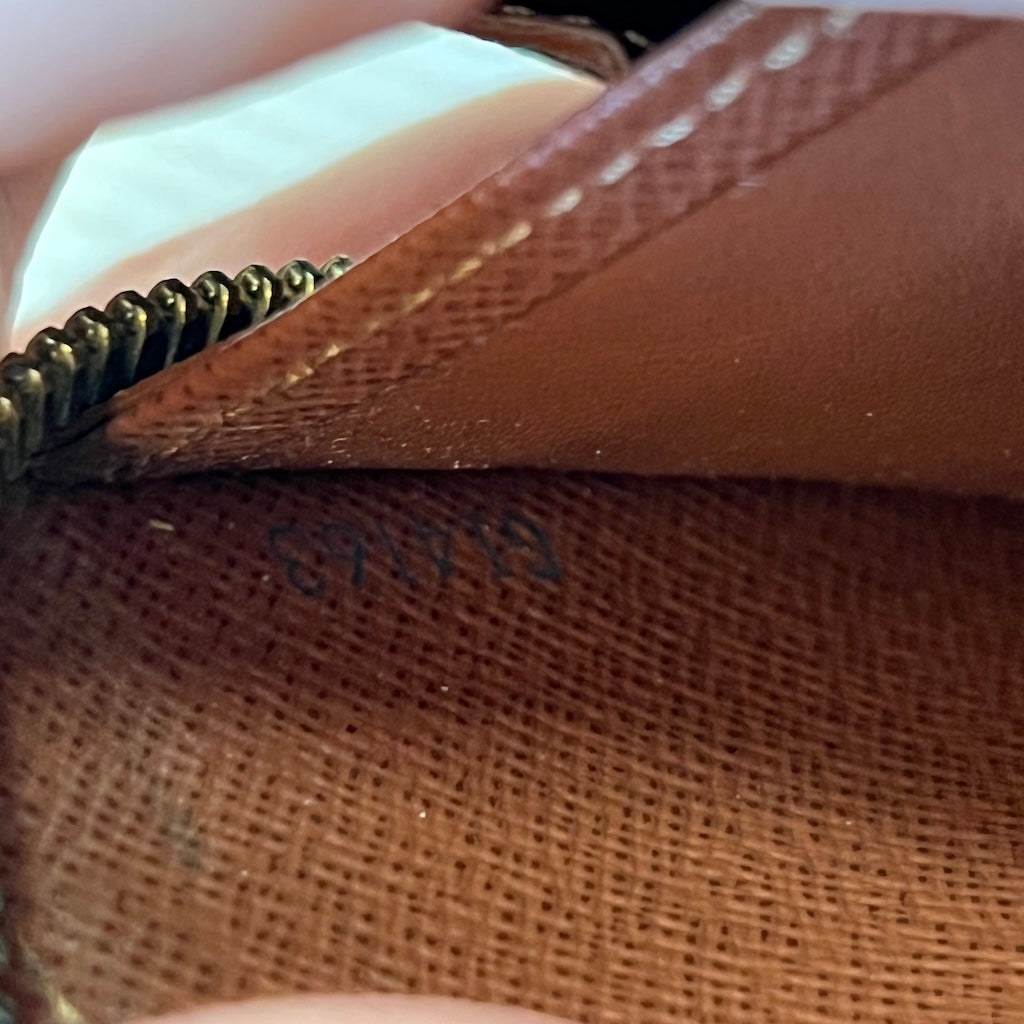 Louis Vuitton Monogram Zippy Wallet