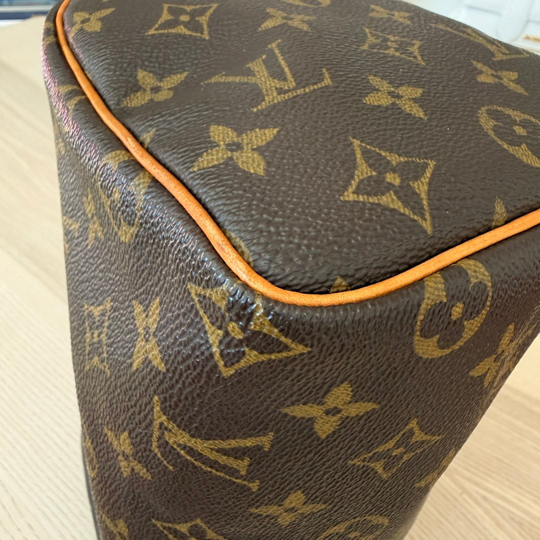 Louis Vuitton Monogram Speedy 25