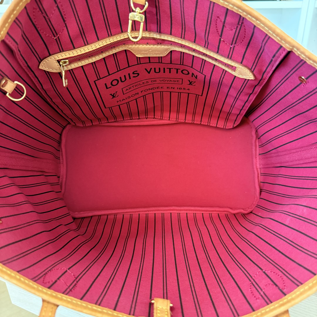 Louis Vuitton Monogram Neverfull MM Pivoine