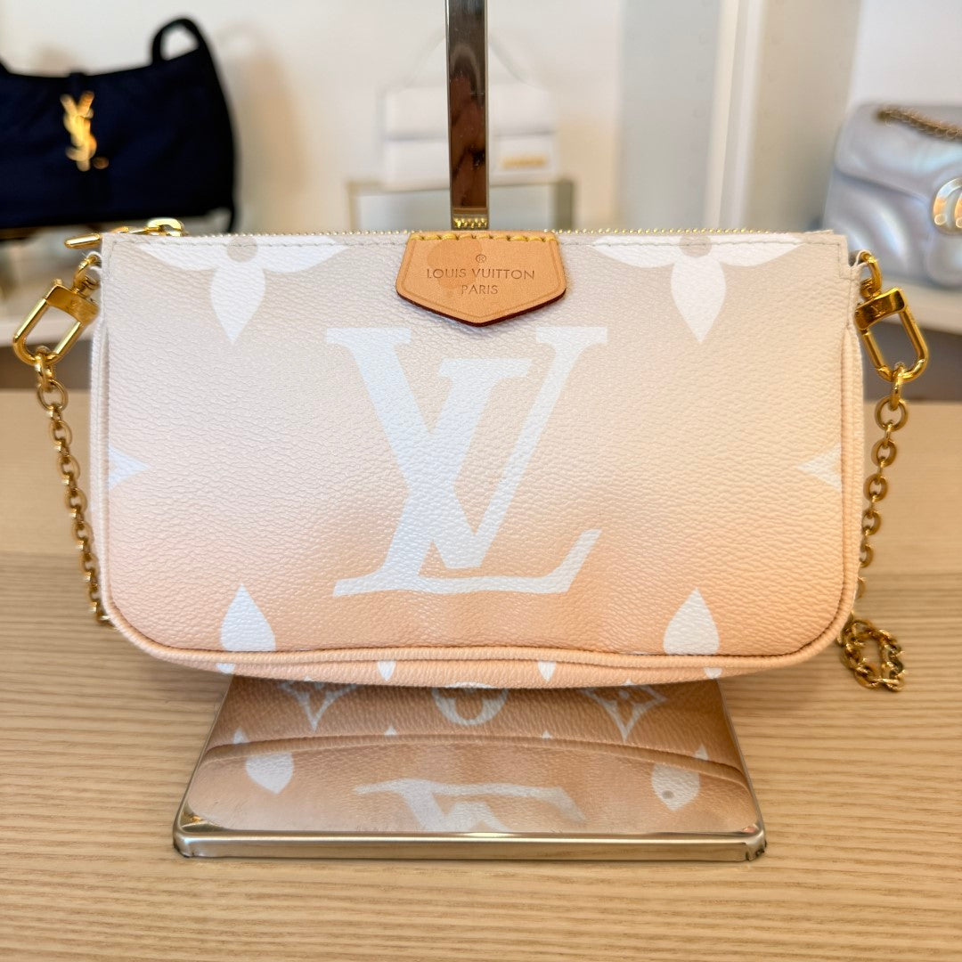 Louis Vuitton Monogram Giant By The Pool Multi Pochette Accessories Brume Small Pouch