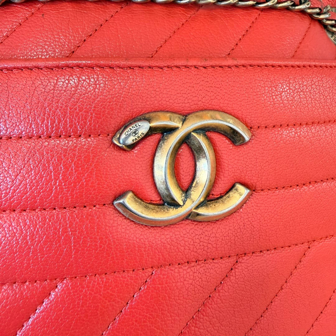 Chanel Red Quilted Lambskin Diagonal Camera Bag Medium