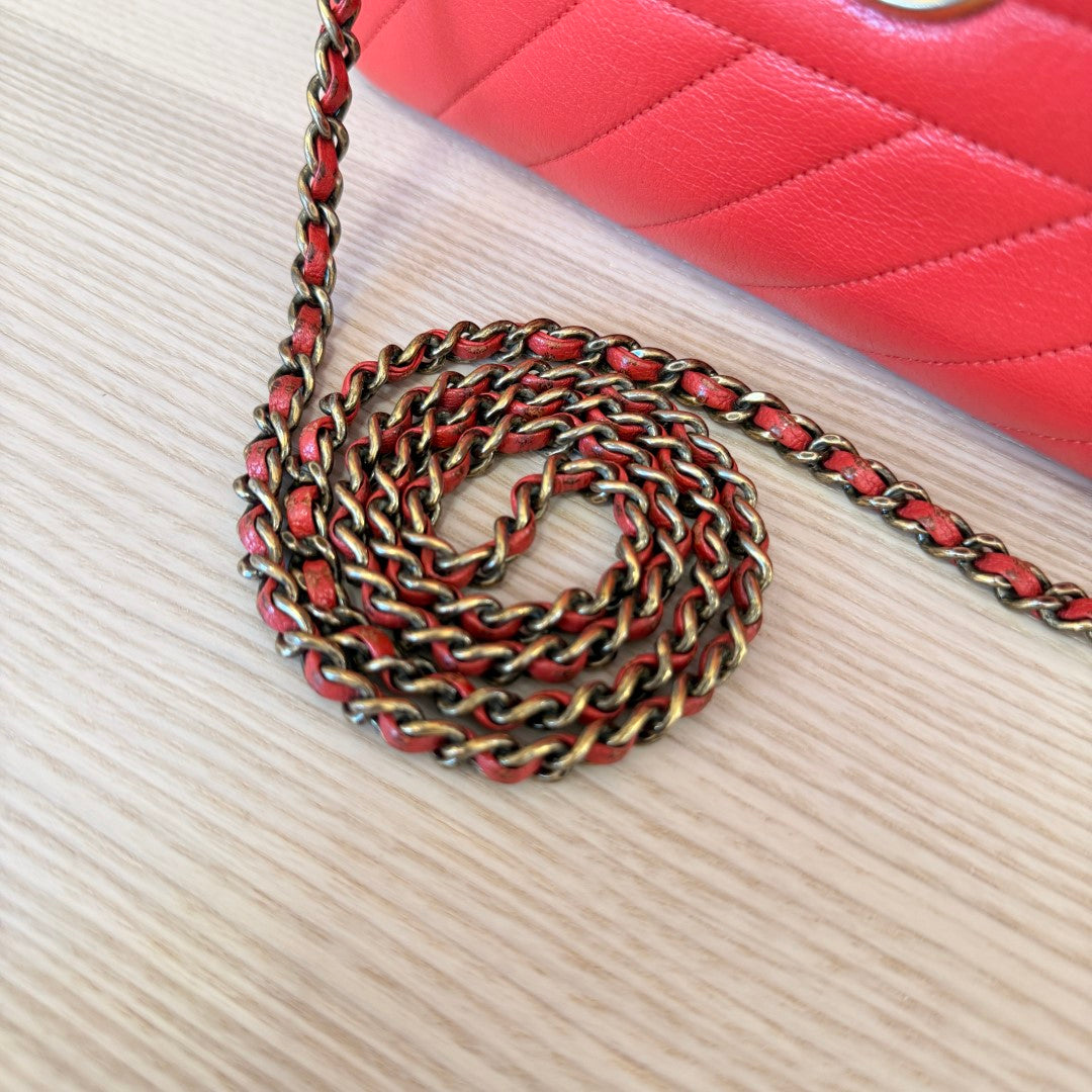 Chanel Red Quilted Lambskin Diagonal Camera Bag Medium