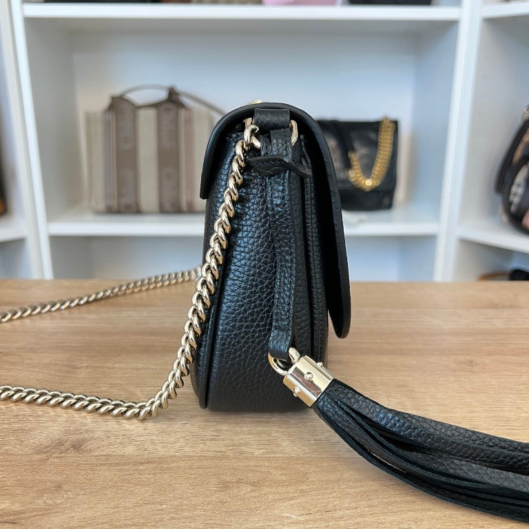 Gucci Pebbled Calfskin Medium Soho Flap Crossbody Black