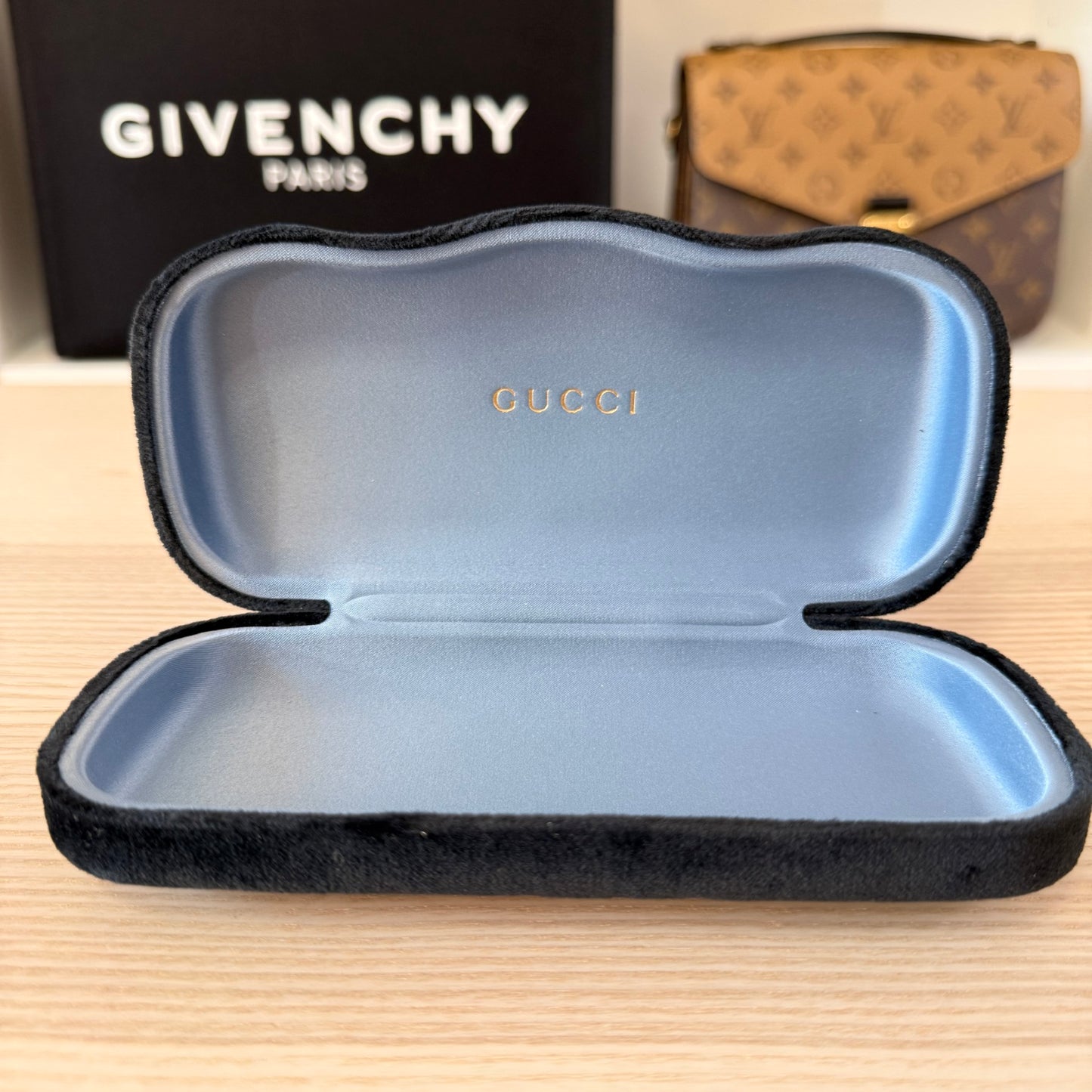 Gucci Round Oval Sunglasses Black