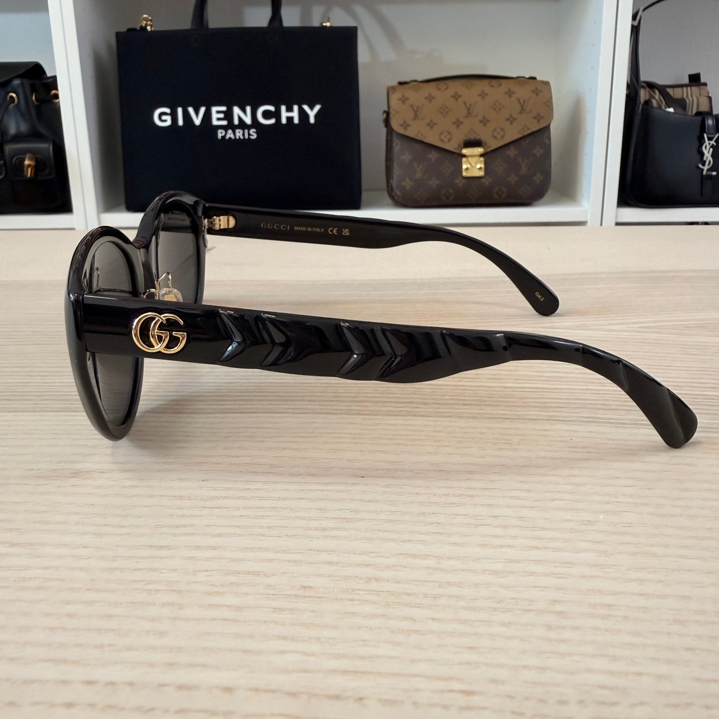 Gucci Round Oval Sunglasses Black
