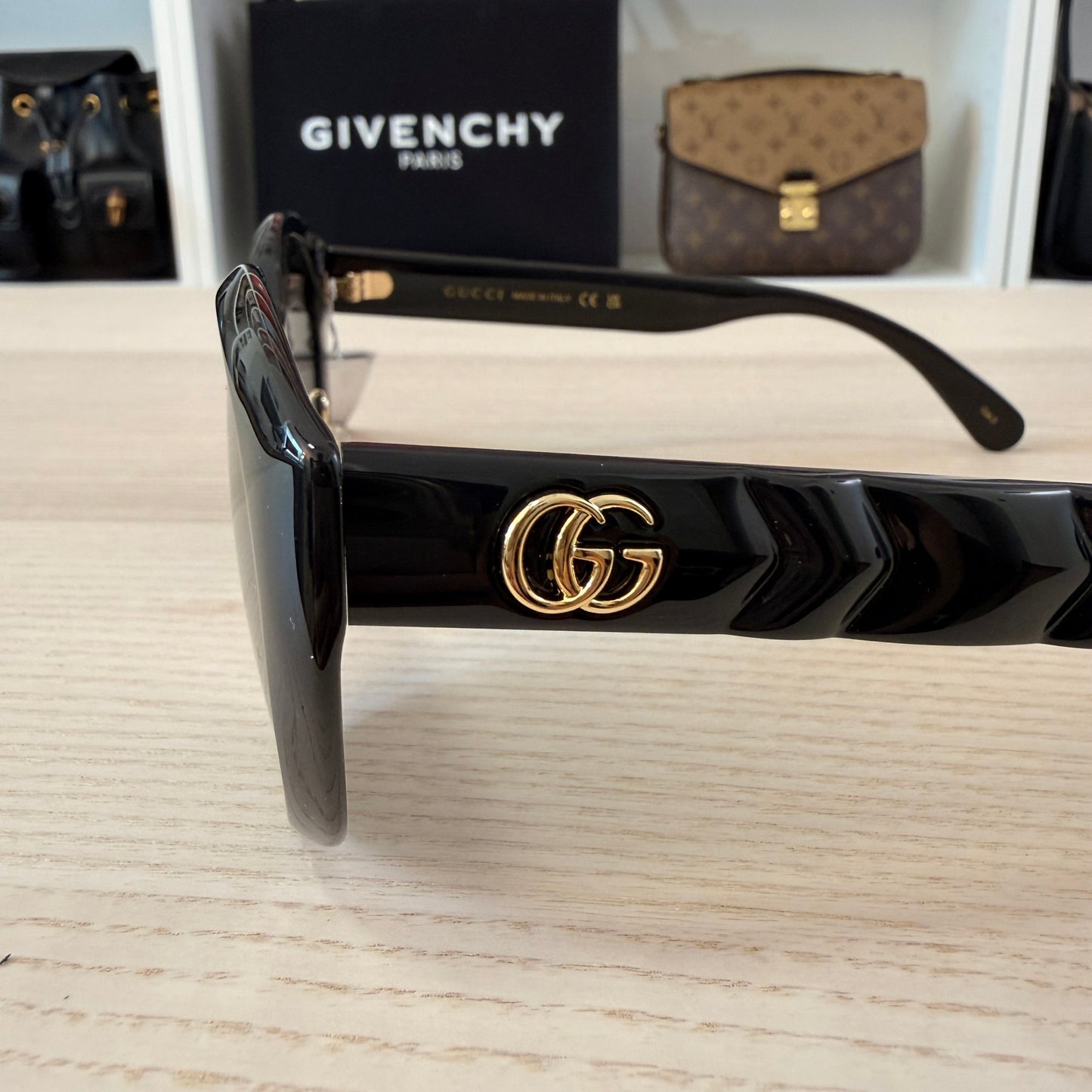 Gucci Round Oval Sunglasses Black