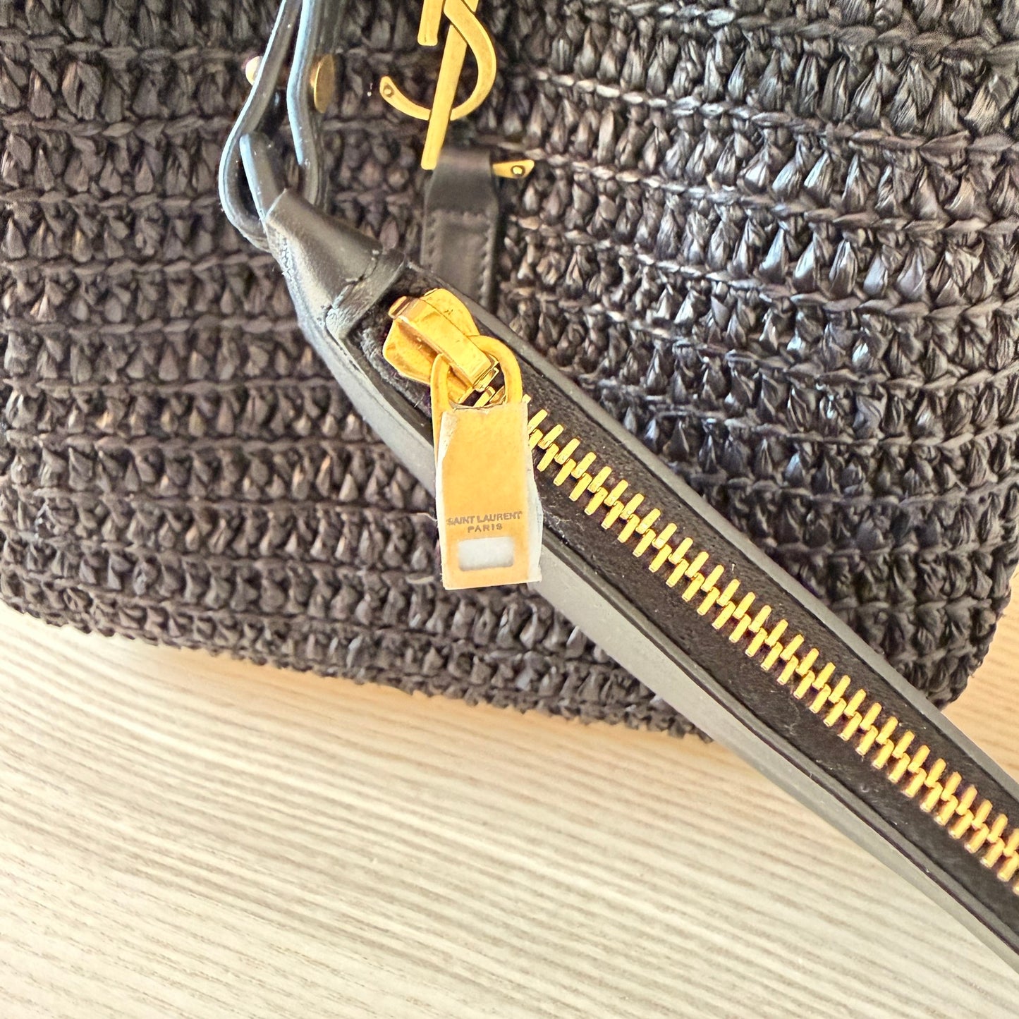 Saint Laurent Small Le 5 A 7 Hobo Bag Nero