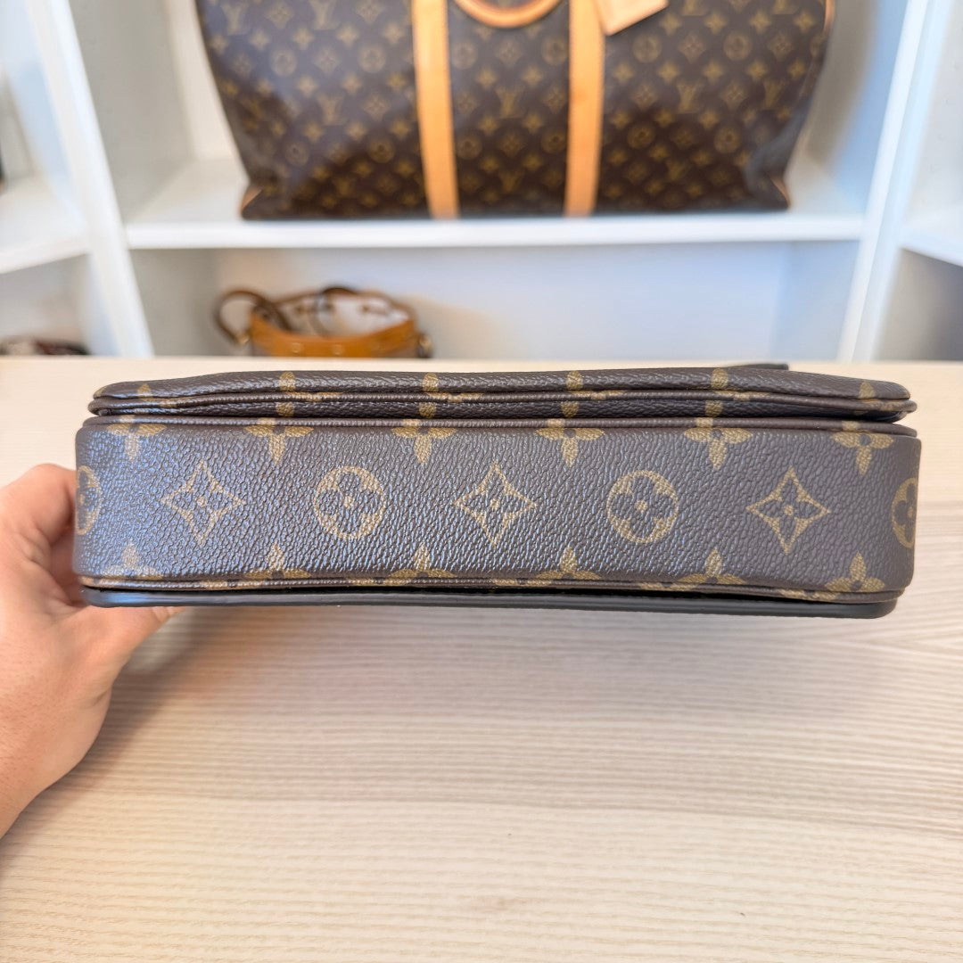 Louis Vuitton Monogram Pochette Metis