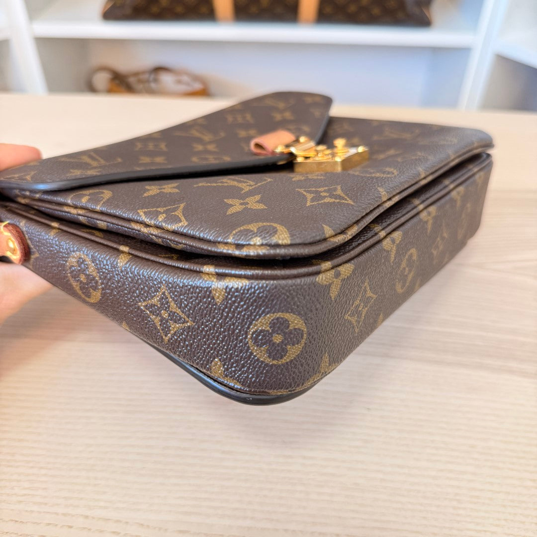 Louis Vuitton Monogram Pochette Metis