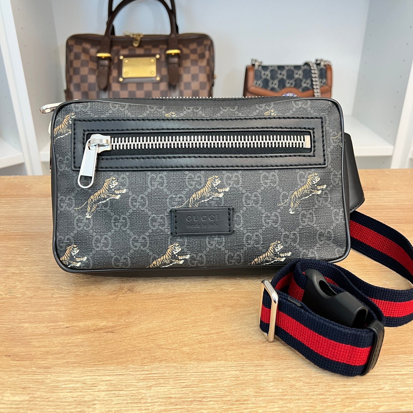 Gucci GG Supreme Tiger Black Belt Bag