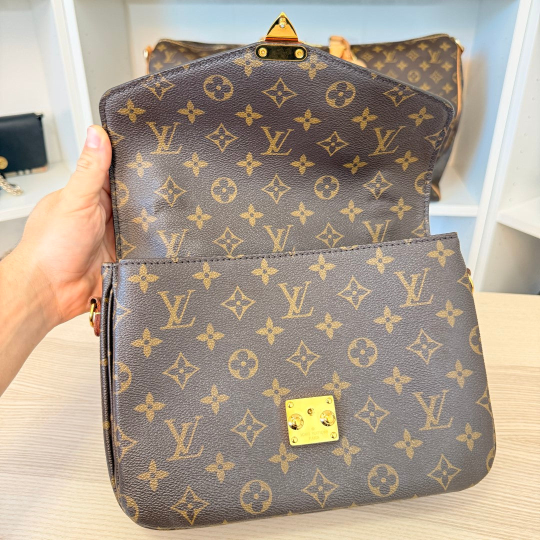 Louis Vuitton Monogram Pochette Metis