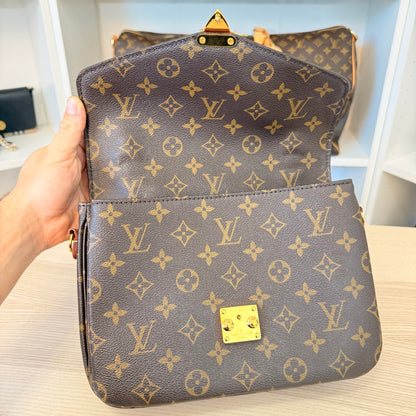 Louis Vuitton Monogram Pochette Metis