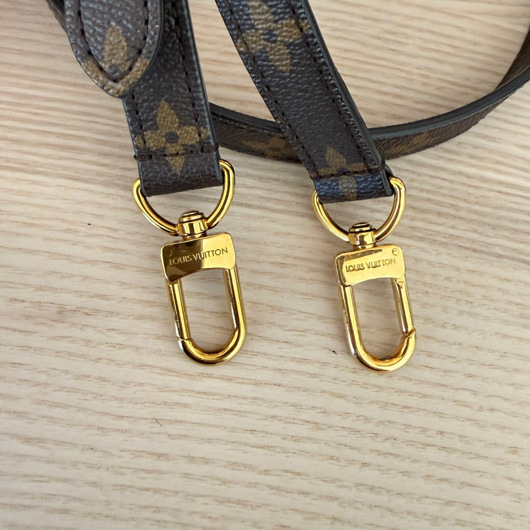 Louis Vuitton Monogram Pochette Metis