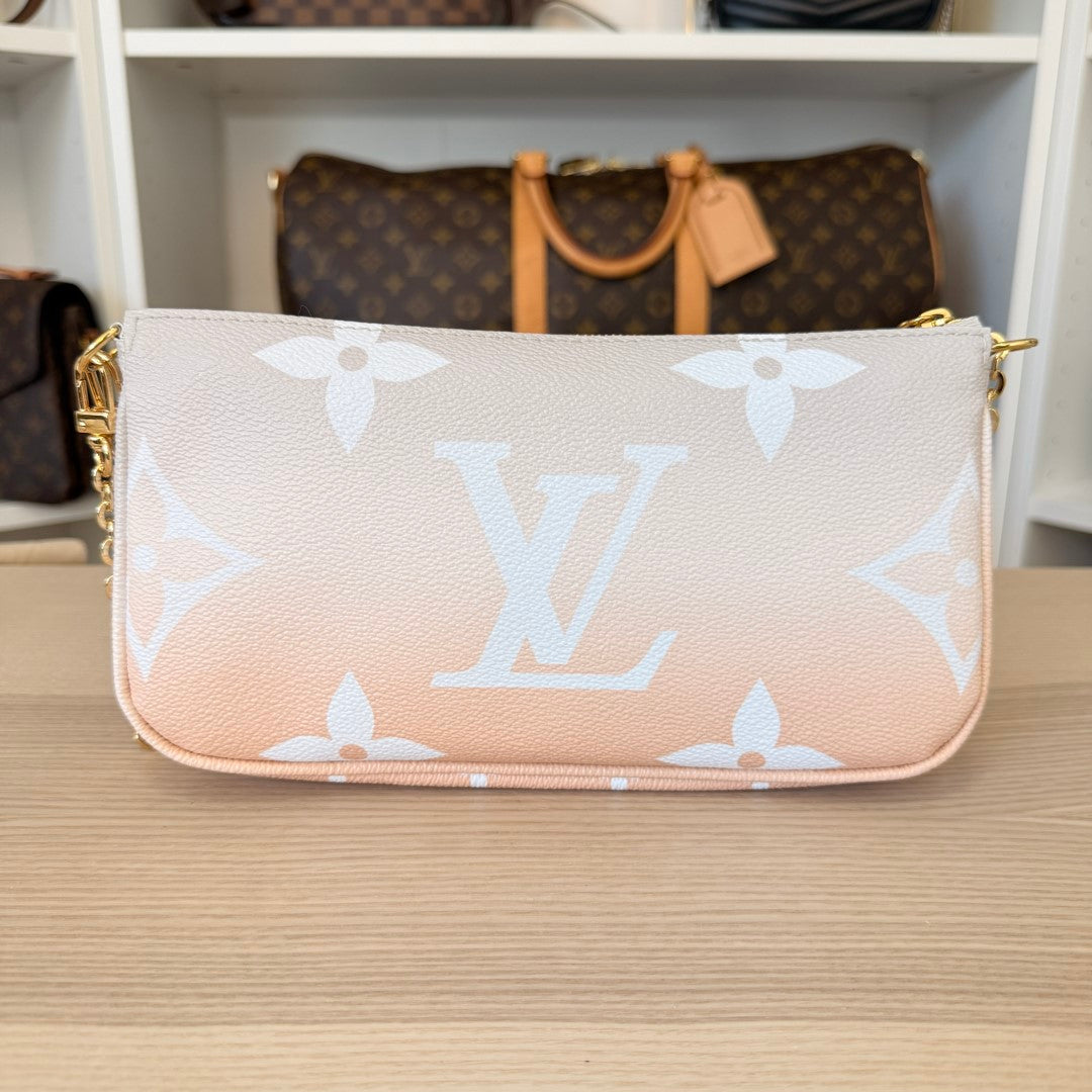 Louis Vuitton Monogram Giant By The Pool Multi Pochette Accessories Brume Large Pouch