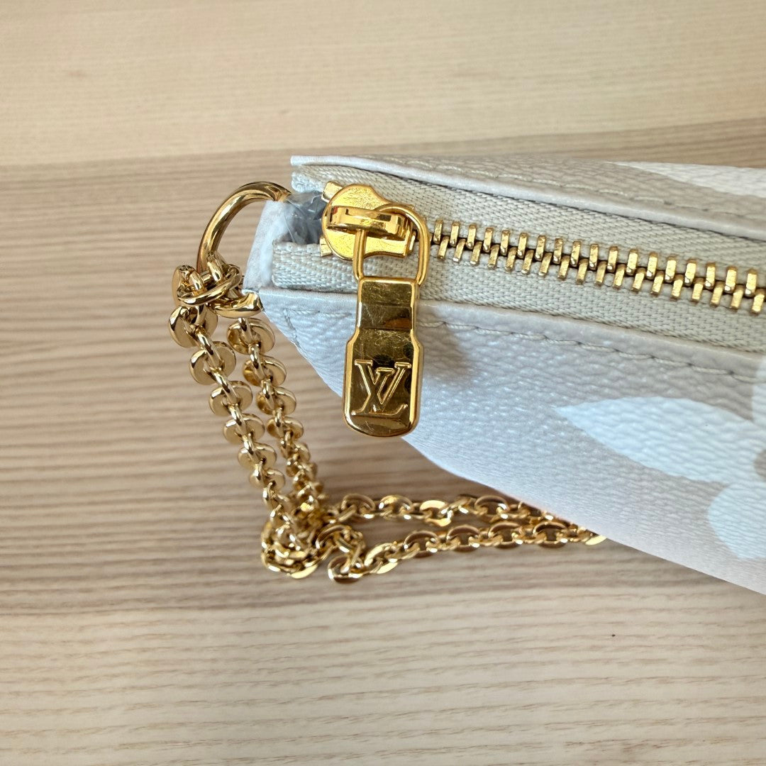 Louis Vuitton Monogram Giant By The Pool Multi Pochette Accessories Brume Large Pouch