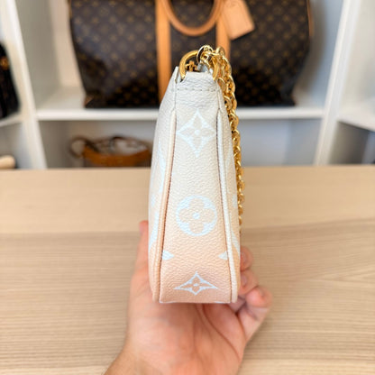 Louis Vuitton Monogram Giant By The Pool Multi Pochette Accessories Brume Large Pouch