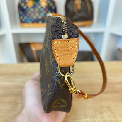 Louis Vuitton Monogram Pochette Accessories