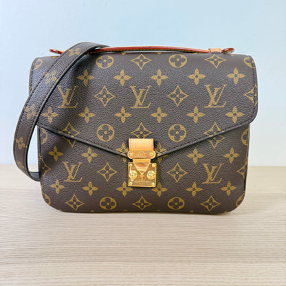 Louis Vuitton Monogram Pochette Metis