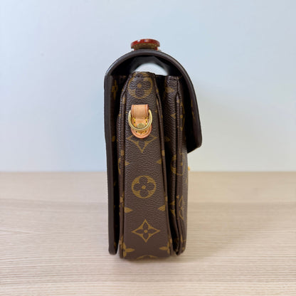 Louis Vuitton Monogram Pochette Metis