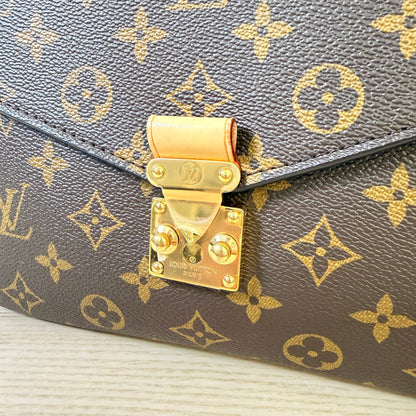 Louis Vuitton Monogram Pochette Metis