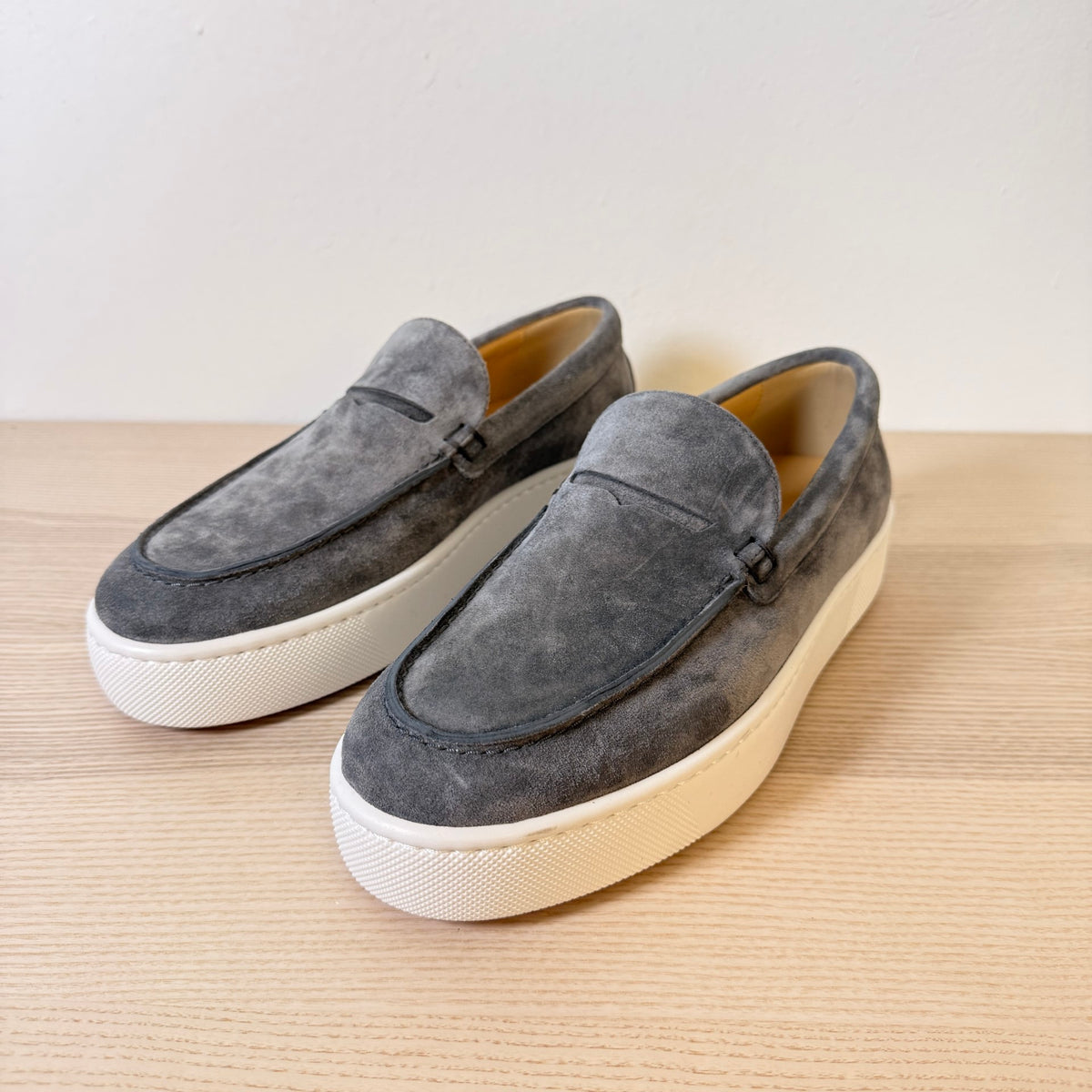 Christian Louboutin Paqueboat Suede Platform Sneaker In Grey