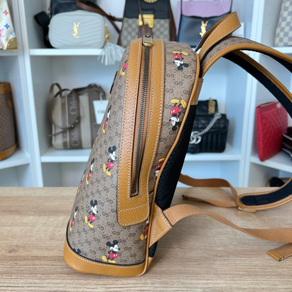 Gucci  X DISNEY Mini Vintage GG Supreme Monogram Mickey Mouse Small Dome Backpack Beige Vintage Sun Oil