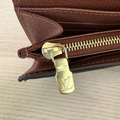 Louis Vuitton Monogram Sarah Wallet NM Brown