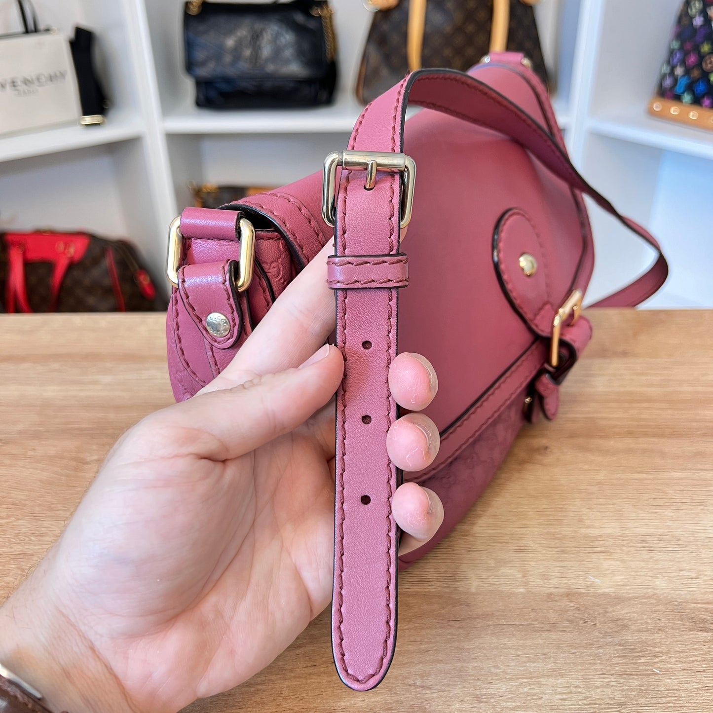 Gucci Sukey Crossbody Pink Microguccissima Leather