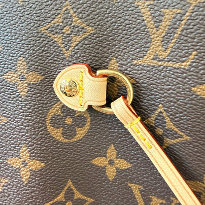 Louis Vuitton Neverfull MM Monogram Cherry
