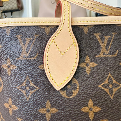 Louis Vuitton Neverfull MM Monogram Cherry