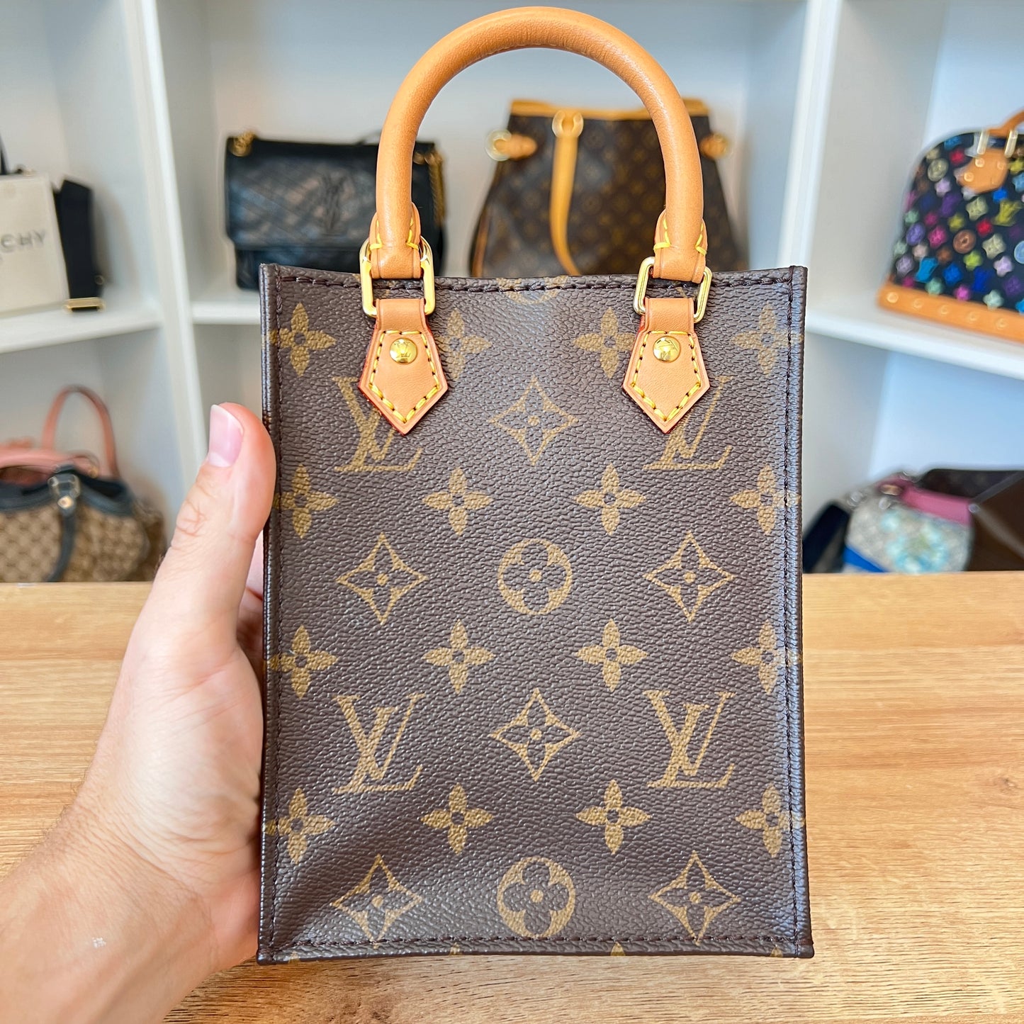 Louis Vuitton Monogram Petite Sac Plat