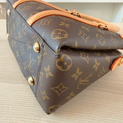 Louis Vuitton Monogram Soufflot BB