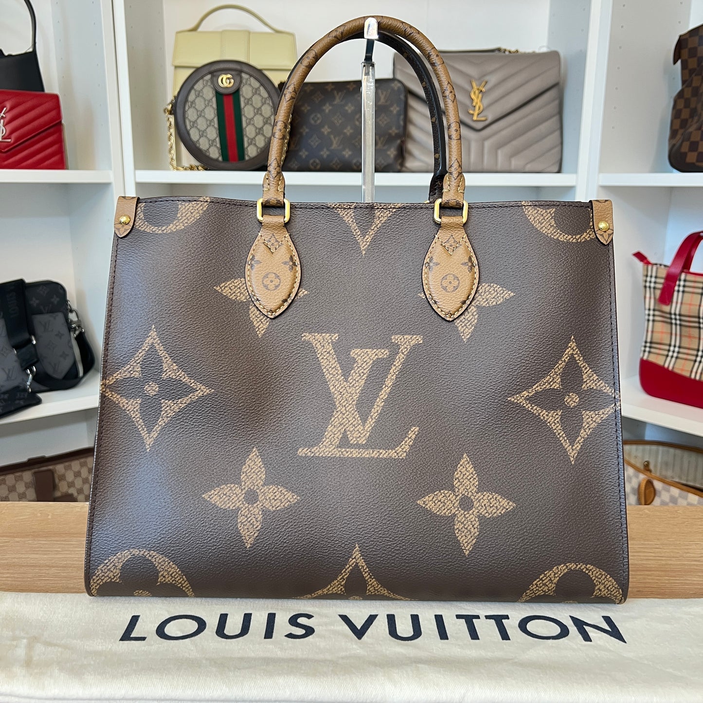 Louis Vuitton Reverse Monogram Giant Onthego MM