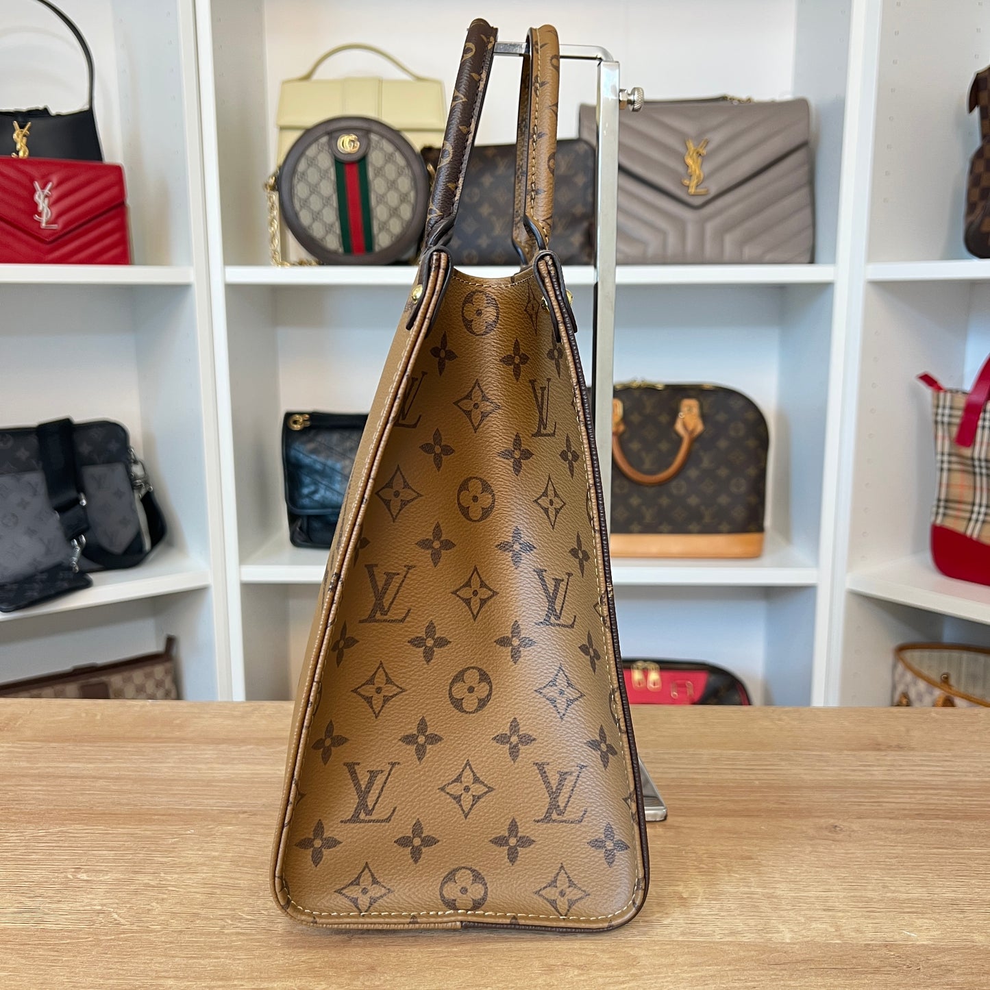 Louis Vuitton Reverse Monogram Giant Onthego MM