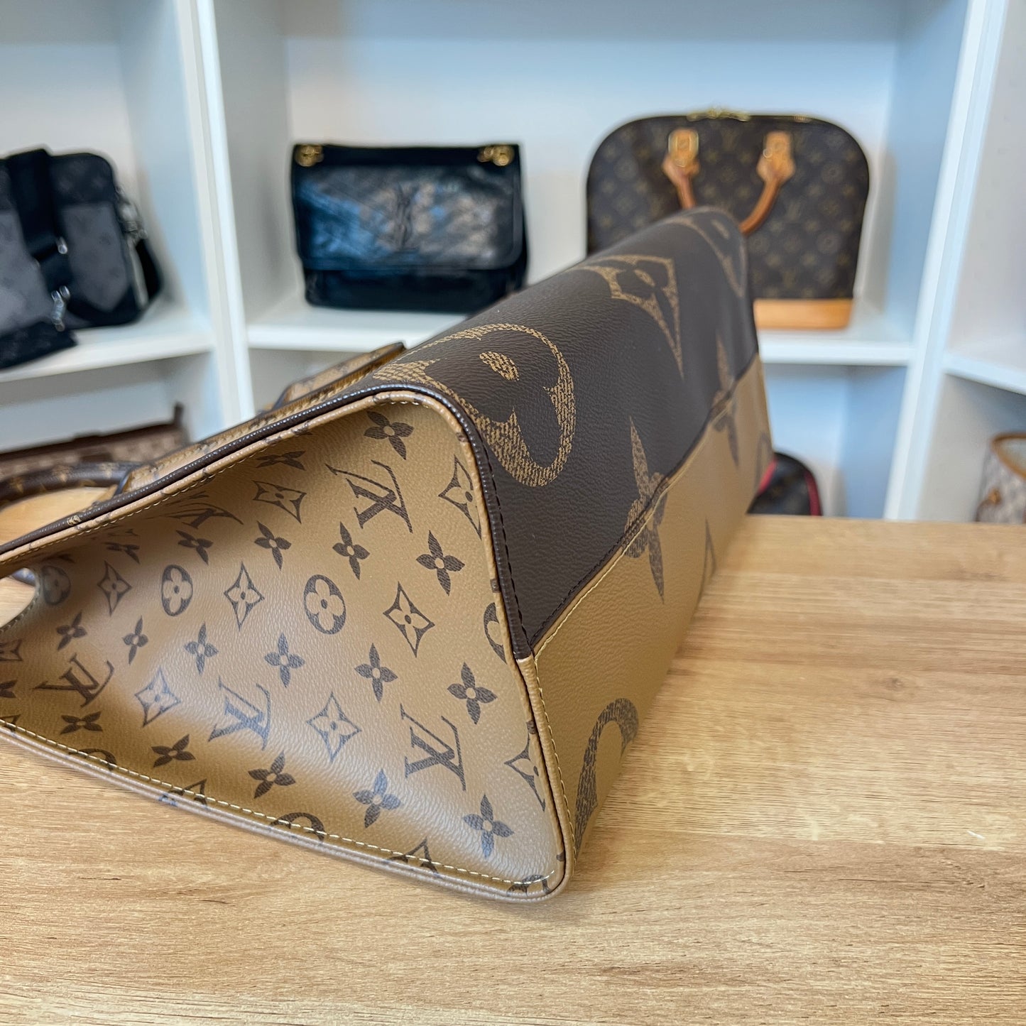 Louis Vuitton Reverse Monogram Giant Onthego MM