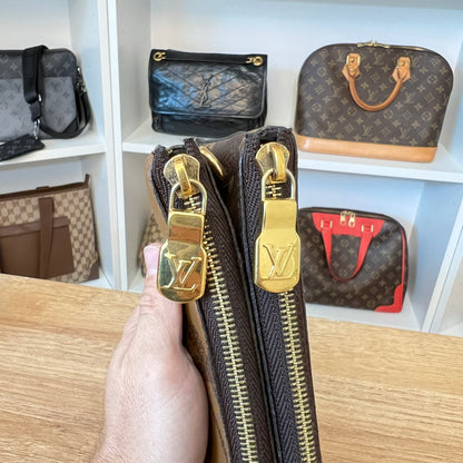 Louis Vuitton Reverse Monogram Giant Double Zip Pochette