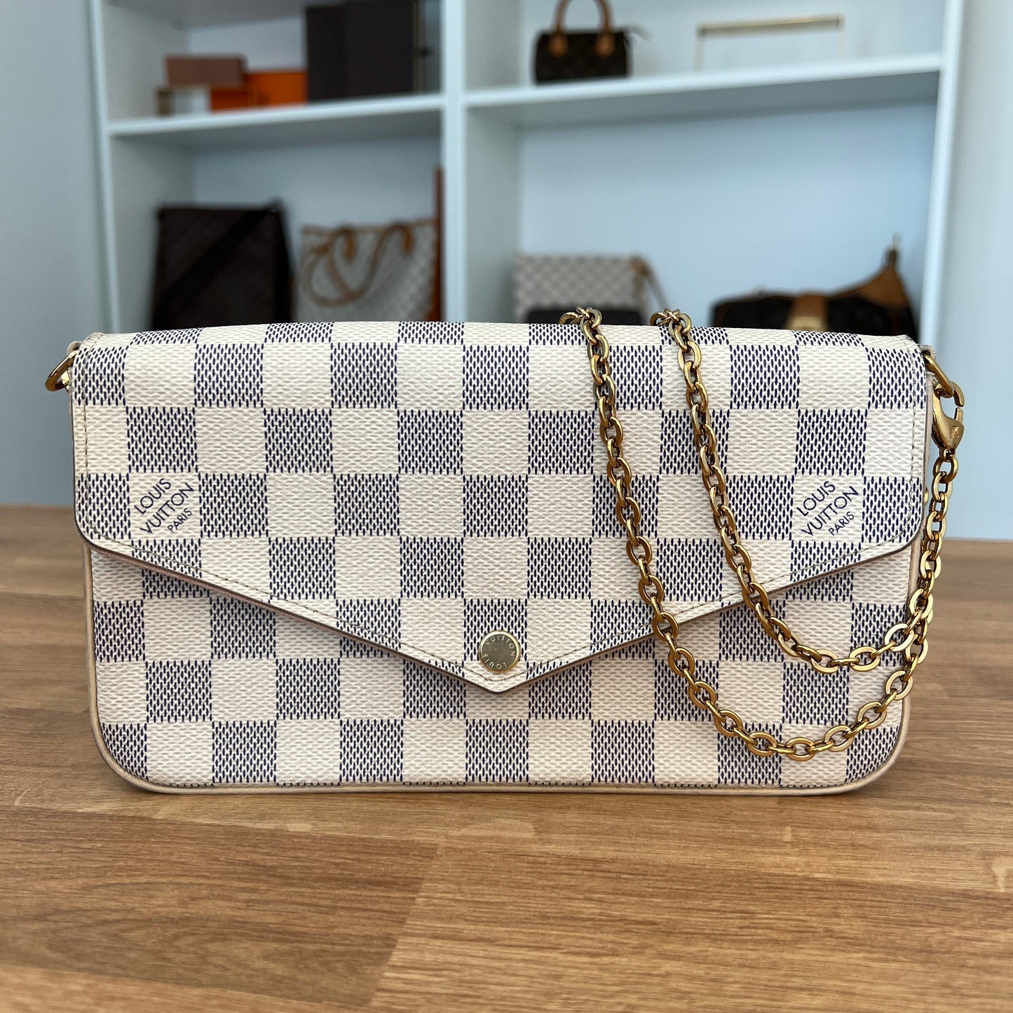 Pre-Owned Louis Vuitton Damier Azur Pochette Felicie