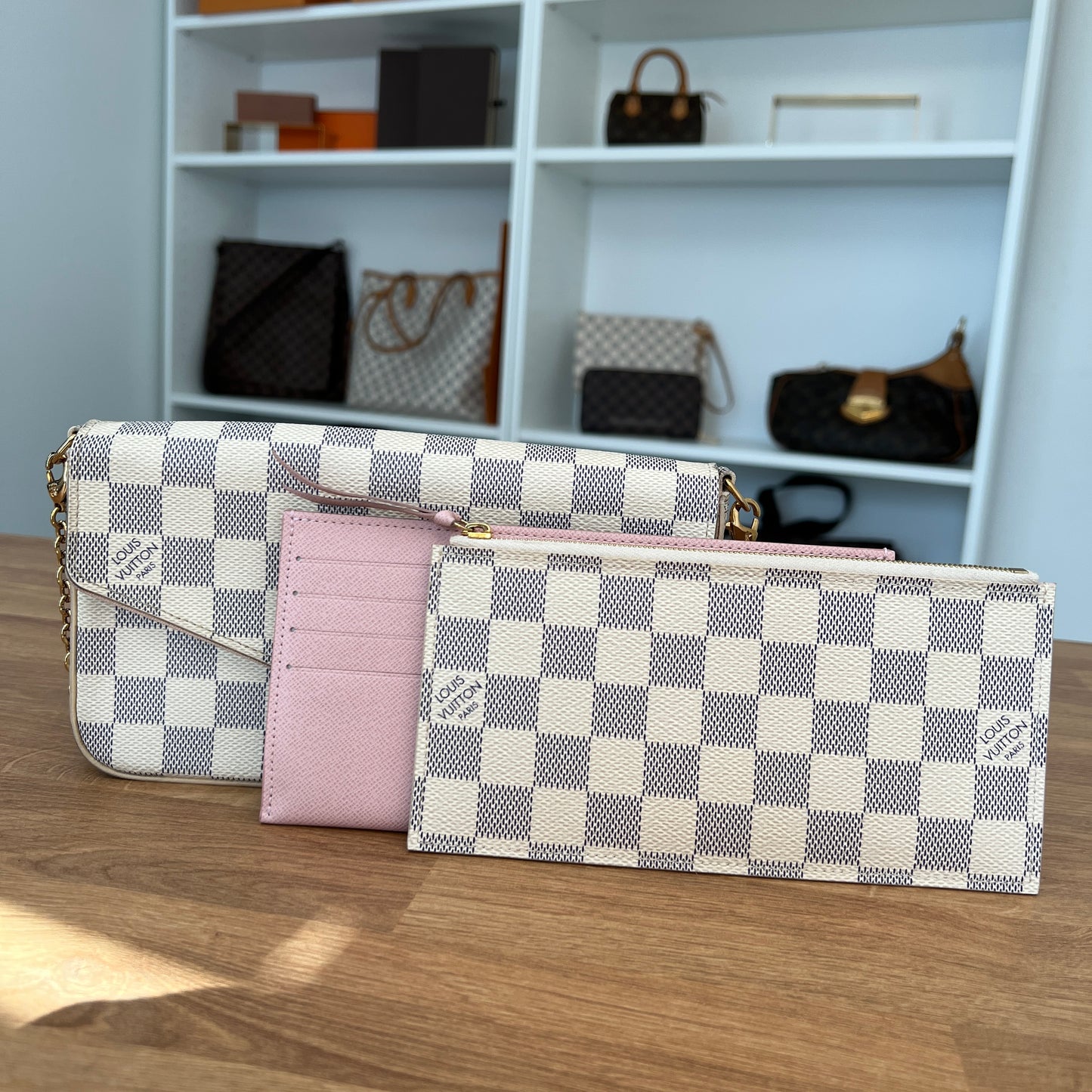 Pre-Owned Louis Vuitton Damier Azur Pochette Felicie