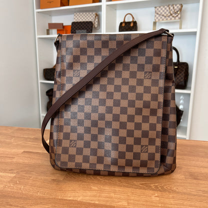 Pre-Owned Louis Vuitton Damier Ebene Musette GM