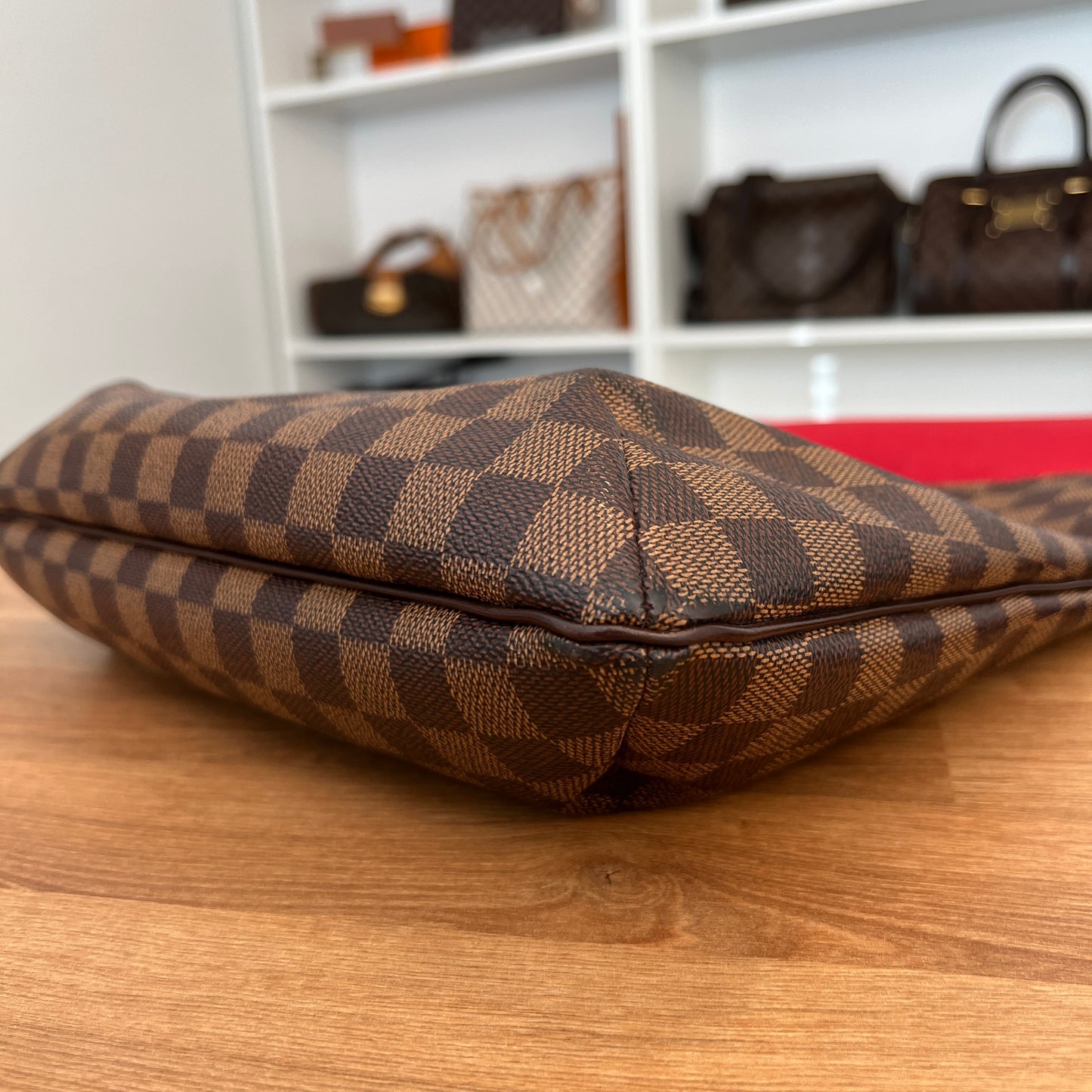 Pre-Owned Louis Vuitton Damier Ebene Musette GM