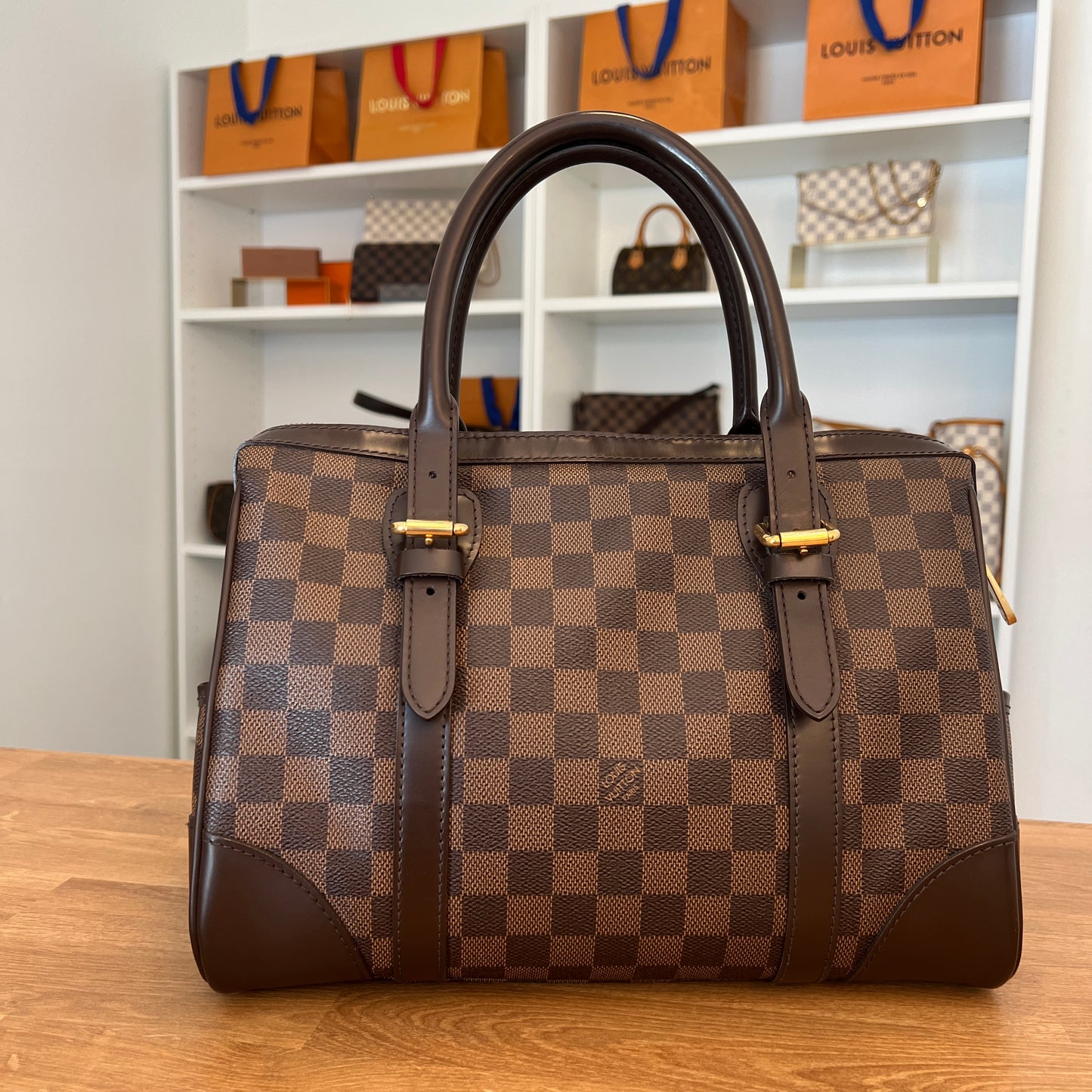 Pre-Owned Louis Vuitton Damier Ebene Berkeley