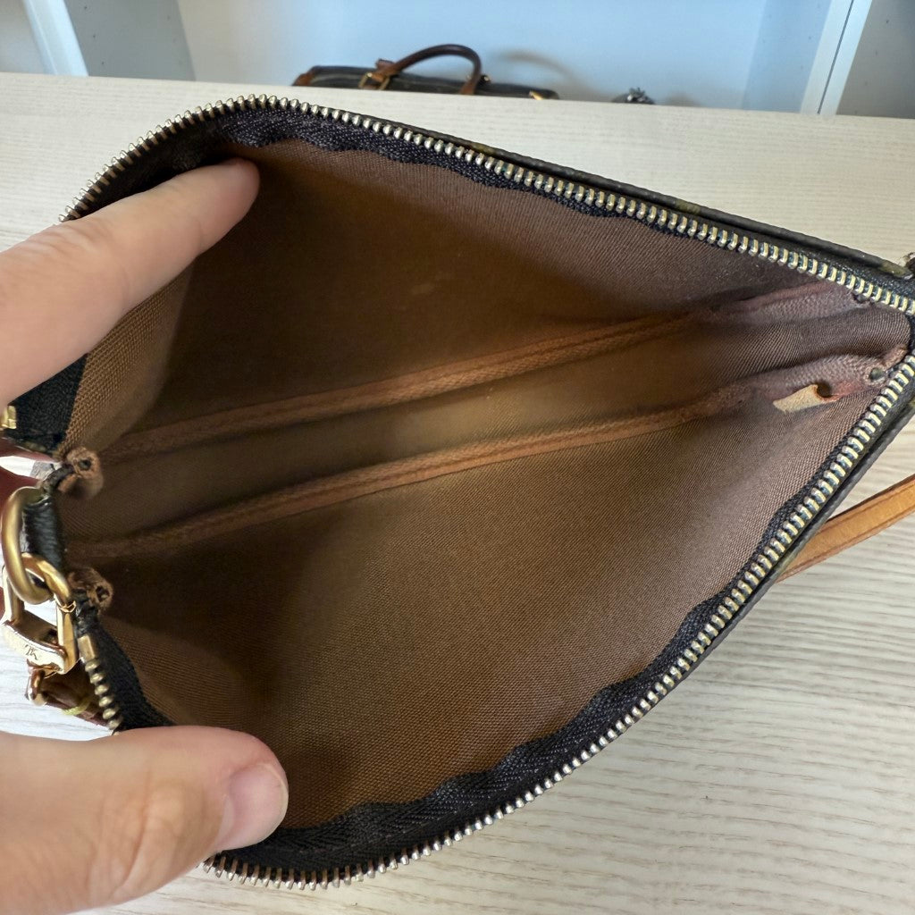 Louis Vuitton Monogram Pochette Accessories