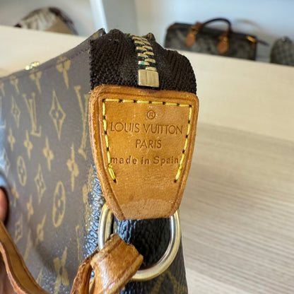 Louis Vuitton Monogram Pochette Accessories