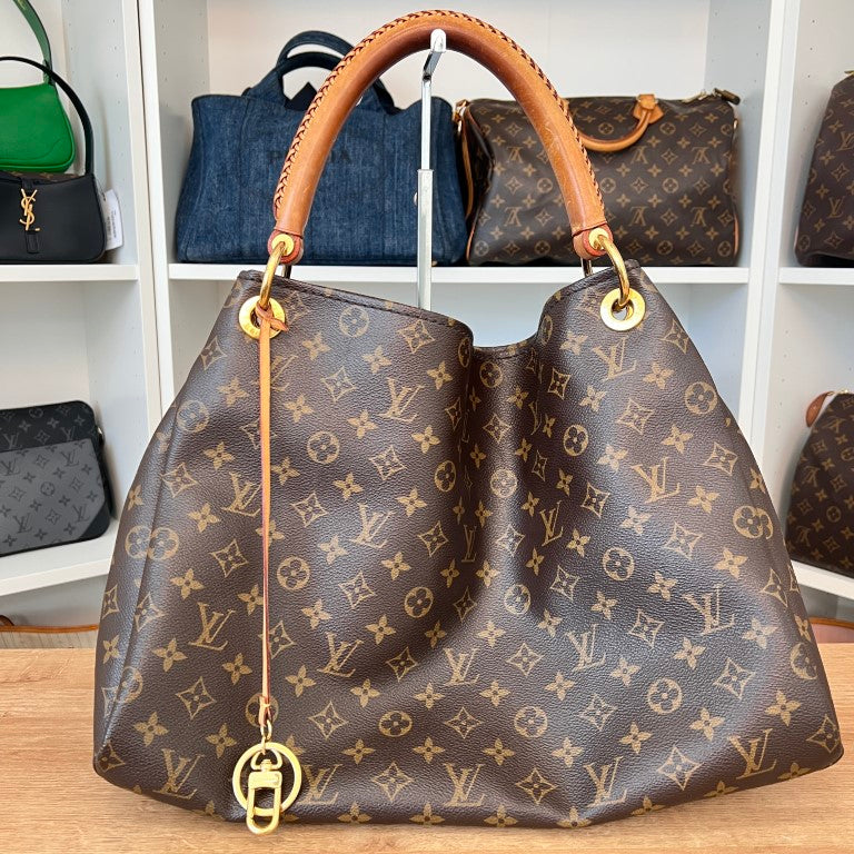 Louis Vuitton Monogram Artsy MM