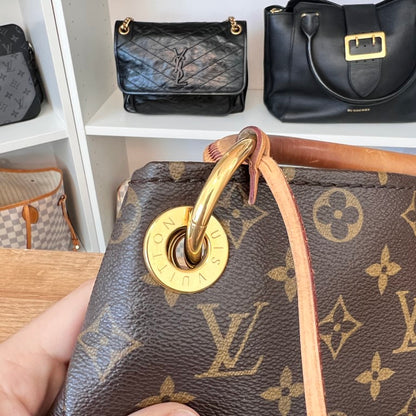 Louis Vuitton Monogram Artsy MM