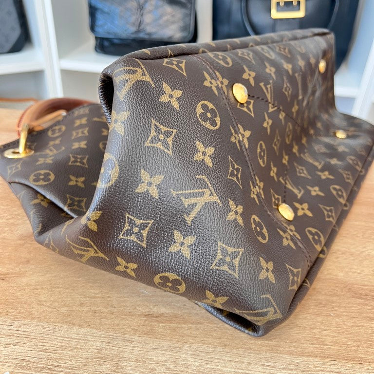 Louis Vuitton Monogram Artsy MM